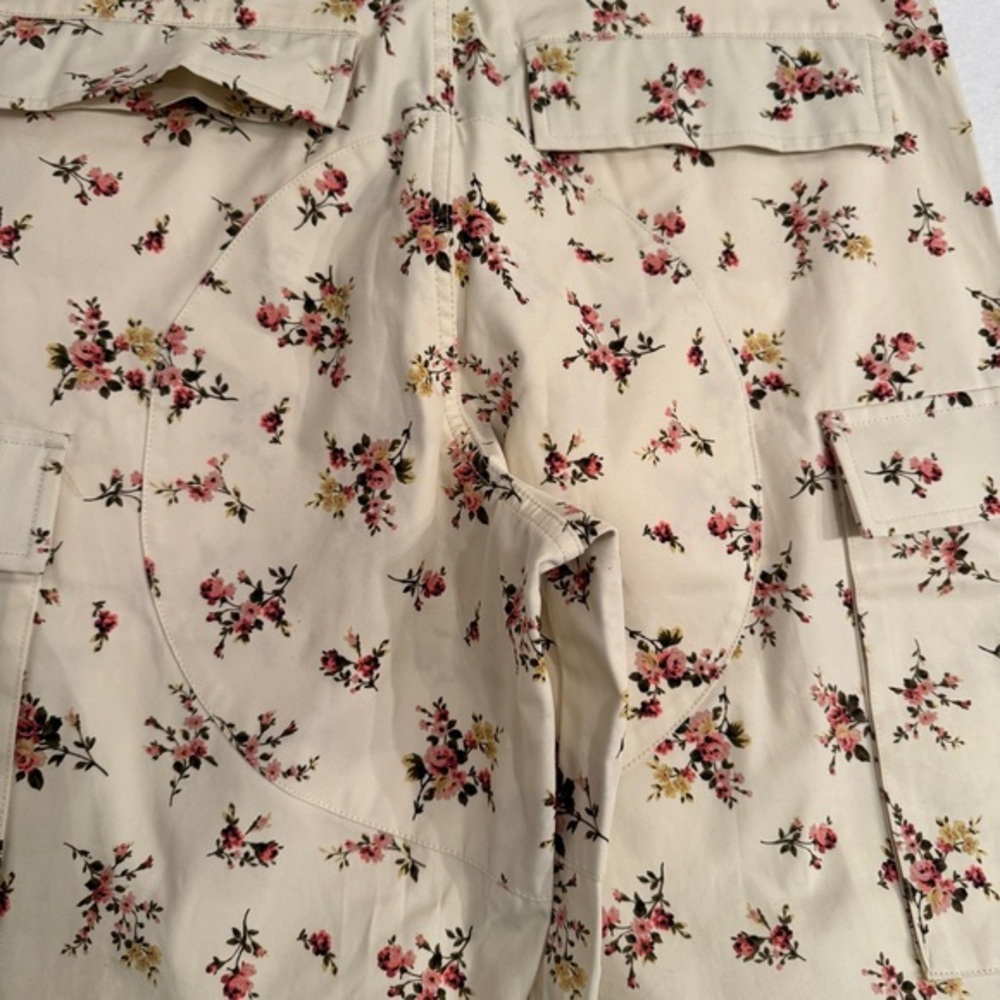 NWT HUF utility cargo pants Ivory floral pattern throughout Mens S bungee hem - Picture 12 of 15